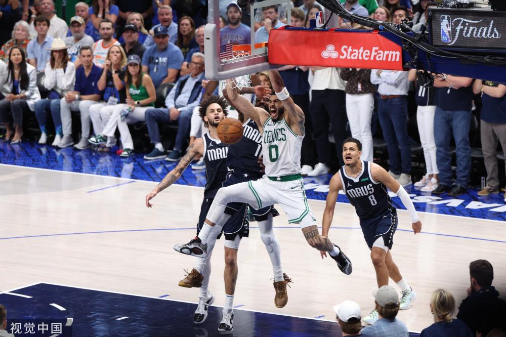 年龄层的正 年龄层的正