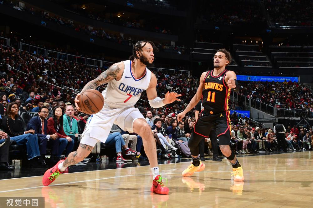 他在球场上 他在球场上